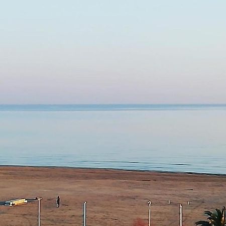 Brezza Da Mare Apartman Rimini Kültér fotó