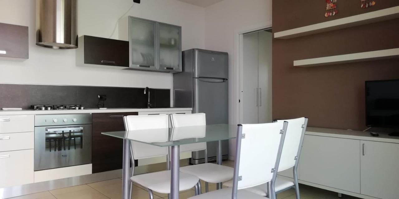 Brezza Da Mare Apartman Rimini Kültér fotó