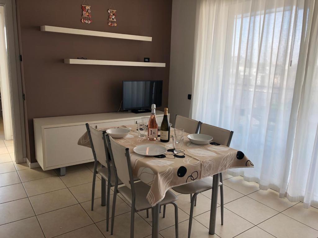 Brezza Da Mare Apartman Rimini Kültér fotó