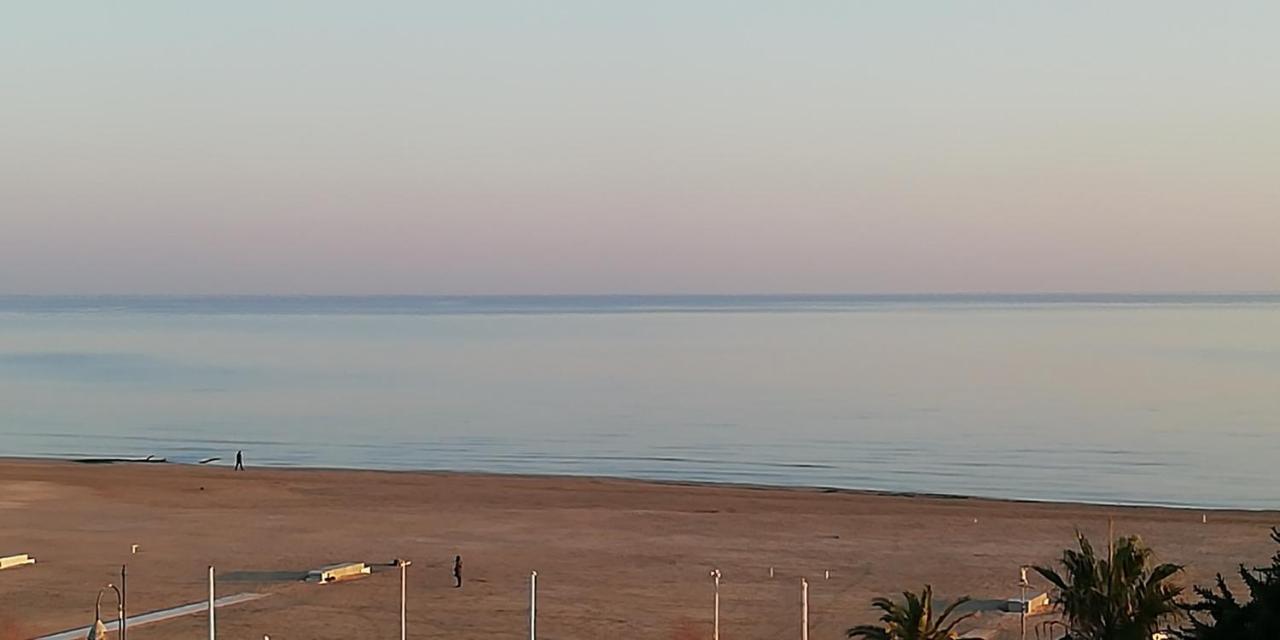 Brezza Da Mare Apartman Rimini Kültér fotó