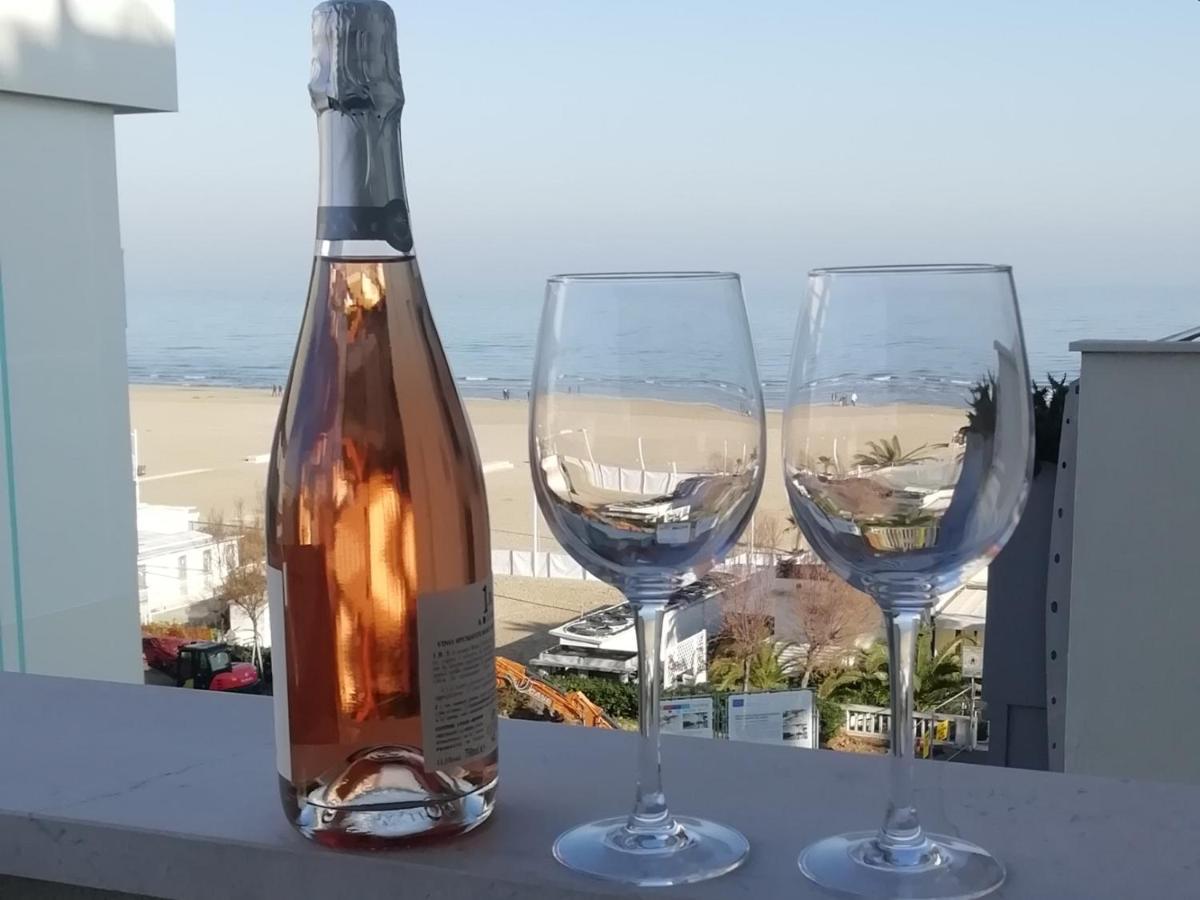 Brezza Da Mare Apartman Rimini Kültér fotó