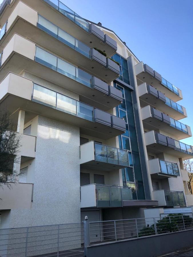 Brezza Da Mare Apartman Rimini Kültér fotó